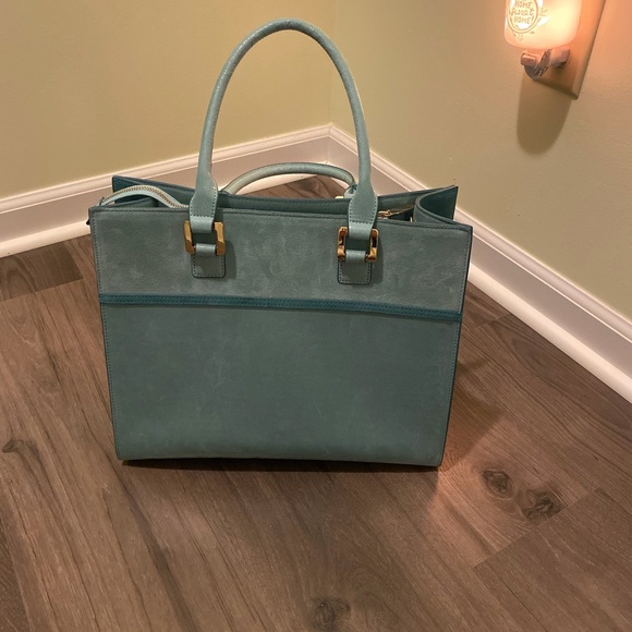 White House Black Market Handbags - NWOT(White House Black Market ) Purse 👜